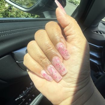Almond Plaza Nails and Spa - A Nancy Special! I didn't know what I wanted. I showed Nancy some ideas and this is the final result. I love it. - Nail Salons Near Me - Dublin, California