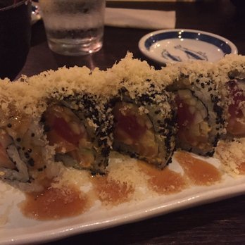 Umai - Chicago roll - half - Japanese Near Me - Chicago, Illinois Umai - Chicago roll - half - Japanese Near Me - Chicago, Illinois