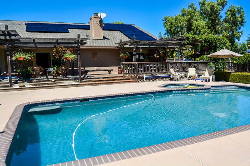 Slide of Simmitri Solar