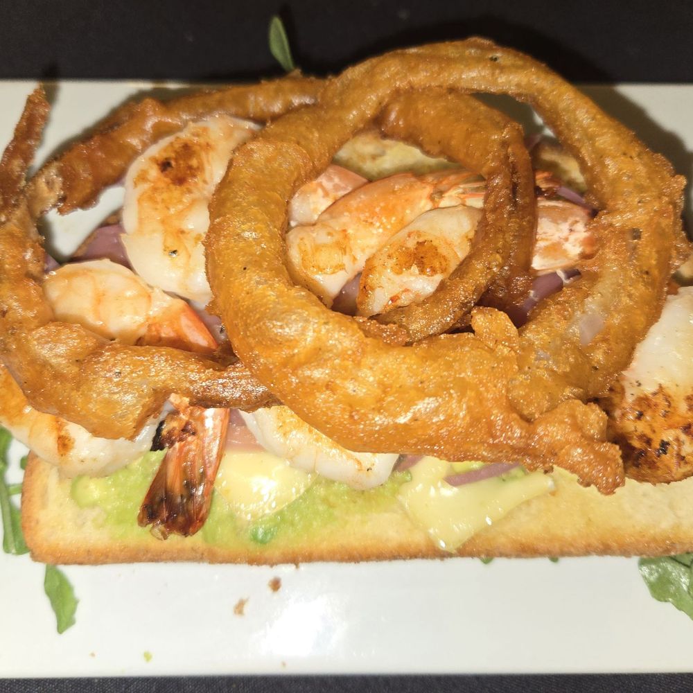 Oak Mountain Winery - Avocado toast with shrimp and onion rings - Wineries Near Me - Temecula, California