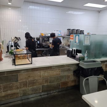 Lotus Coffee & Tea  - Ordering counter/pickup counter - Bubble Tea Near Me - Carson, California