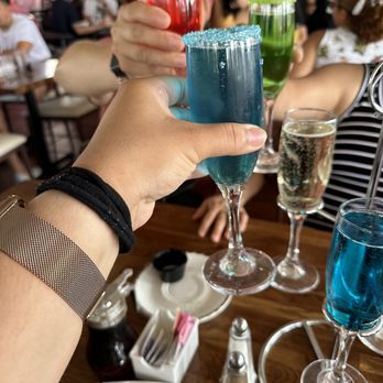 Madres Brunch - Breakfast & Brunch Near Me - Bellflower, California Madres Brunch - Breakfast & Brunch Near Me - Bellflower, California
