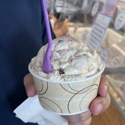 Mad Martha's Ice Cream - Small Catboat Crunch