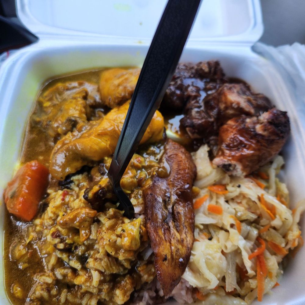 Caribbean Hotpot Grill - Half curry chicken/hm Half jerk chicken - Caribbean Near Me - Houston, Texas Caribbean Hotpot Grill - Half curry chicken/hm Half jerk chicken - Caribbean Near Me - Houston, Texas