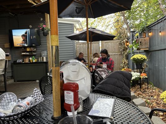 The Olde Heritage Tavern by null