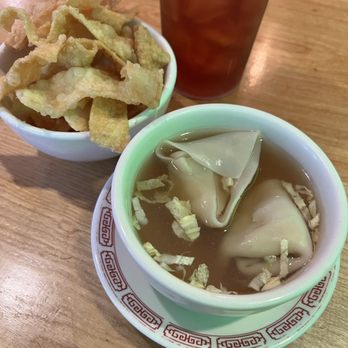Formosa Garden - Wonton soup with crispies - Sushi Bars Near Me - San Antonio, Texas