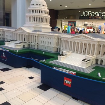 Glendale Galleria - Huge lego-made building! - Shopping Centers Near Me - Glendale, California