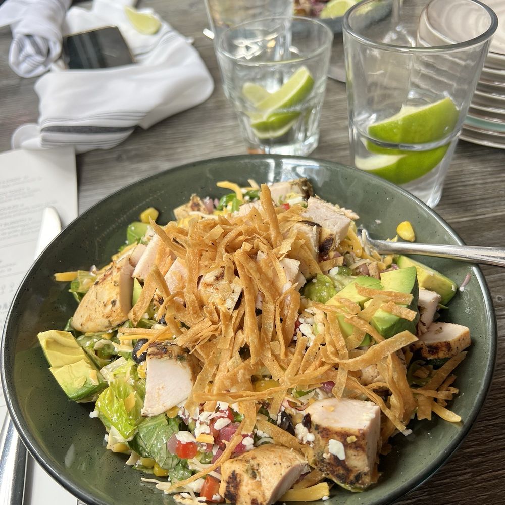 Bandit - Southwestern Salad with Chicken - American Near Me - Chicago, Illinois Bandit - Southwestern Salad with Chicken - American Near Me - Chicago, Illinois