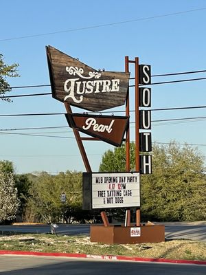 Lustre Pearl South by null