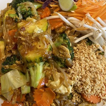 Cafe de Bangkok - Veggie pad Thai - Thai Near Me - Gilbert, Arizona