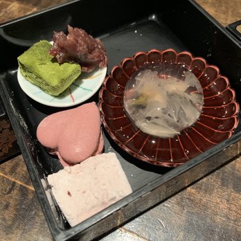 Cha-An - Cute heart shaped macaron - Japanese Near Me - New York, New York