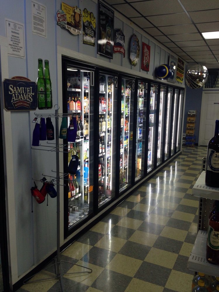 Lakeland Package Store Logo