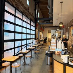 La Colombe - Inside