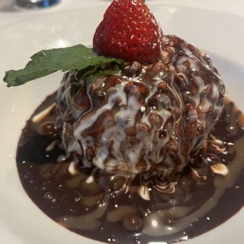 Cheever's Cafe - Vanilla ice cream with pecans - New American Near Me - Oklahoma City, Oklahoma