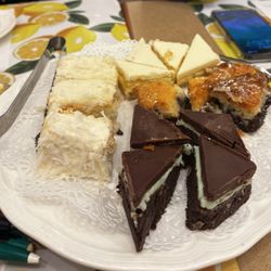 The Woman's Exchange St. Louis - Dessert  plate for the table