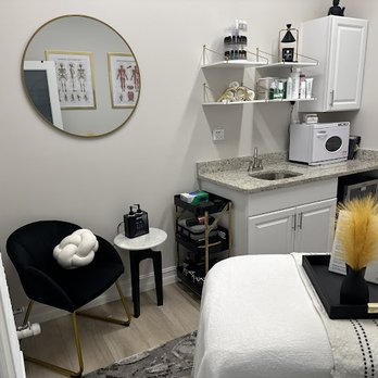 Muscle and Joint Relief - Massage Therapy Near Me - Naples, Florida Muscle and Joint Relief - Massage Therapy Near Me - Naples, Florida