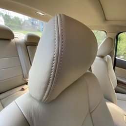Head rest of the passenger seat Head rest of the passenger seat