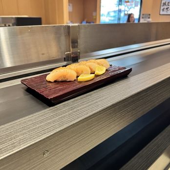 Kaiten Sushi Ginza Onodera Hawaii - Aburi scallops - Conveyor Belt Sushi Near Me - Honolulu, Hawaii