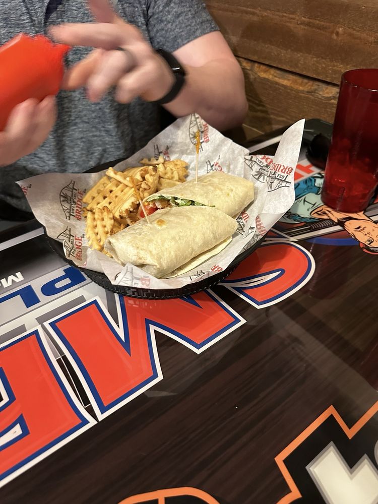 BRIDGESTONE BAR AND GRILL Updated October 2024 20 Photos 113 W