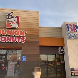 Dunkin' - Outside