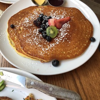 Maplewood Kitchen and Bar - Lemon ricotta pancakes - Breakfast & Brunch Near Me - Cincinnati, Ohio