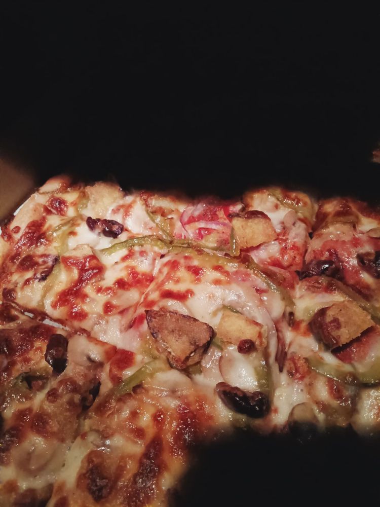 Leda's Pizza Restaurant