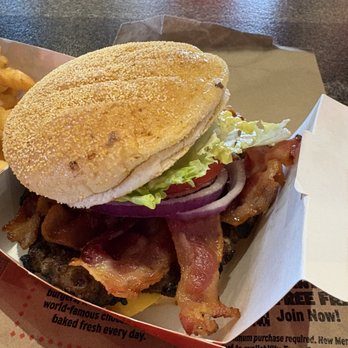 Portillo's & Barnelli's Summit - Bacon Cheeseburger - Hot Dogs Near Me - Summit, Illinois Portillo's & Barnelli's Summit - Bacon Cheeseburger - Hot Dogs Near Me - Summit, Illinois