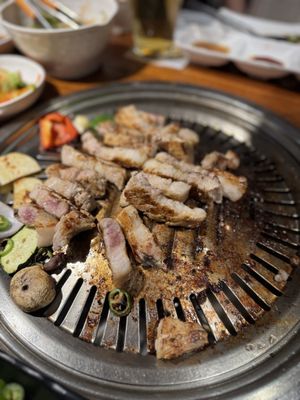 8oz Korean Steak House and Bar by null