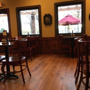 la Madeleine - Great atmosphere, awesome pleasantly different.  Same prices as the chains, but this place offers new tastes. - Cafes Near Me - Buford, Georgia
