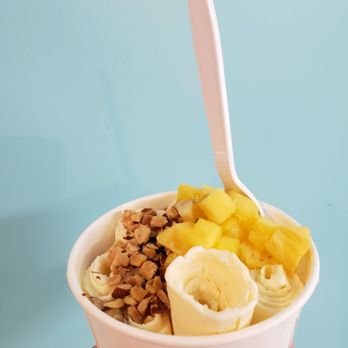 Snowee Rolls - Finished pina coloda topped with almonds and pineapple!! - Ice Cream & Frozen Yogurt Near Me - Morgan Hill, California