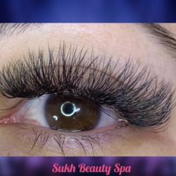 Sukh Beauty Spa - Eyelash extensions!