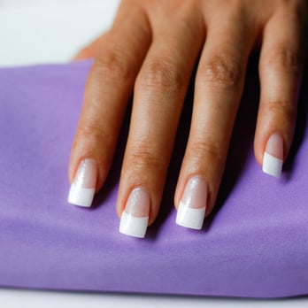 Tip's Nails & Day Spa - Nagelmodellage mit French - Nail Salons Near Me - Berlin, BE Tip's Nails & Day Spa - Nagelmodellage mit French - Nail Salons Near Me - Berlin, BE