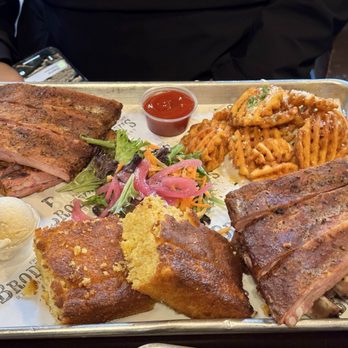 Brody's Restaurant - Barbeque Near Me - Sacramento, California