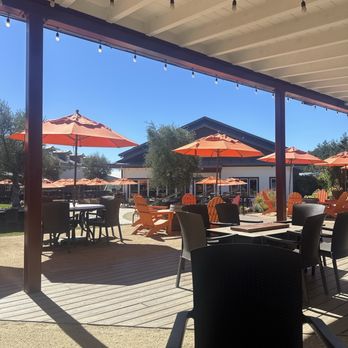 Roche Winery & Vineyards - Nice seating area - Wineries Near Me - Sonoma, California