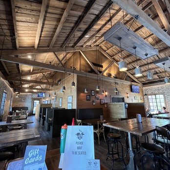 Bumpa’s - Seating - Gastropubs Near Me - Charleston, South Carolina Bumpa’s - Seating - Gastropubs Near Me - Charleston, South Carolina
