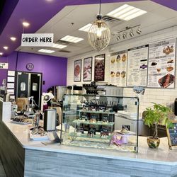 Cinnaholic - Inside