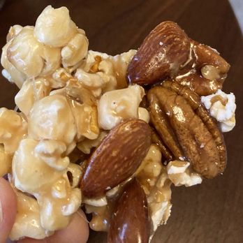 Kilwins Ice Cream - Chocolate - Fudge - Nutty caramel corn - Ice Cream & Frozen Yogurt Near Me - Charleston, South Carolina Kilwins Ice Cream - Chocolate - Fudge - Nutty caramel corn - Ice Cream & Frozen Yogurt Near Me - Charleston, South Carolina