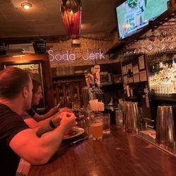 RJ Grunts - Bar area