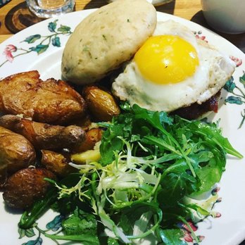 Bodega Henriette - Bars Near Me - Toronto, Ontario