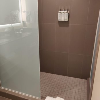 Inn at 500 Capitol - Standard King Shower - Hotels Near Me - Boise, Idaho Inn at 500 Capitol - Standard King Shower - Hotels Near Me - Boise, Idaho