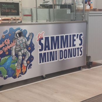 Lil Sammie's Mini Donuts - Donut counter! - Desserts Near Me - Ventura, California