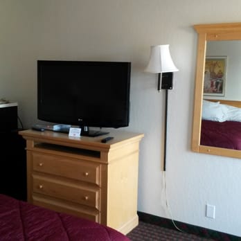 Hollister Inn - Hotels Near Me - Hollister, California Hollister Inn - Hotels Near Me - Hollister, California