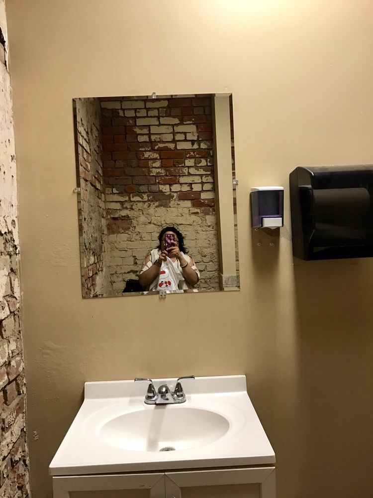 WINK’S WORLD FAMOUS BUTTERMILK DROP BAKERY & BISTRO CLOSED 129