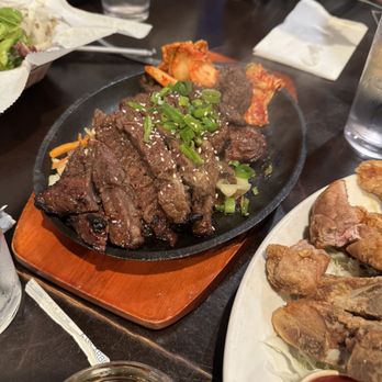 Side Street Inn - Short rib - Sports Bars Near Me - Honolulu, Hawaii Side Street Inn - Short rib - Sports Bars Near Me - Honolulu, Hawaii