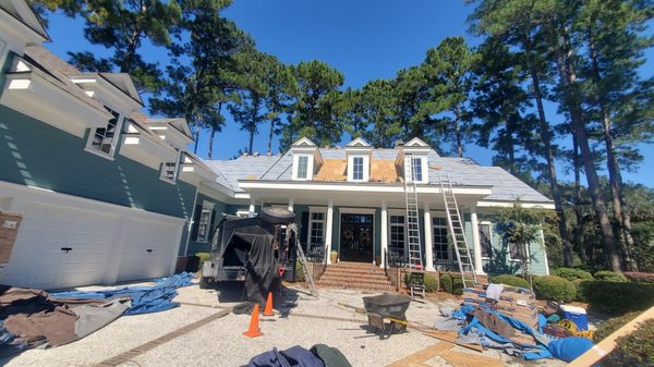 May River Roofing Logo