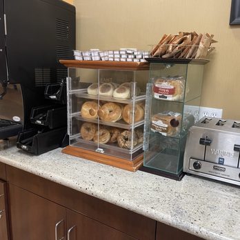 SureStay Hotel by Best Western Tehachapi - Bread selections - Hotels Near Me - Tehachapi, California SureStay Hotel by Best Western Tehachapi - Bread selections - Hotels Near Me - Tehachapi, California