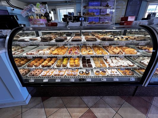 Aldo's Bakery by null