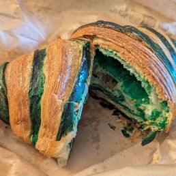 Pistachio Croissant