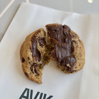 AVIK - Dubai Chocolate Cookies - Coffee & Tea Near Me - Vancouver, British Columbia AVIK - Dubai Chocolate Cookies - Coffee & Tea Near Me - Vancouver, British Columbia