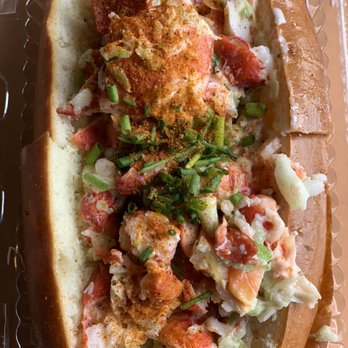 Pike Place Chowder - Maine Lobster Roll - Seafood Near Me - Seattle, Washington